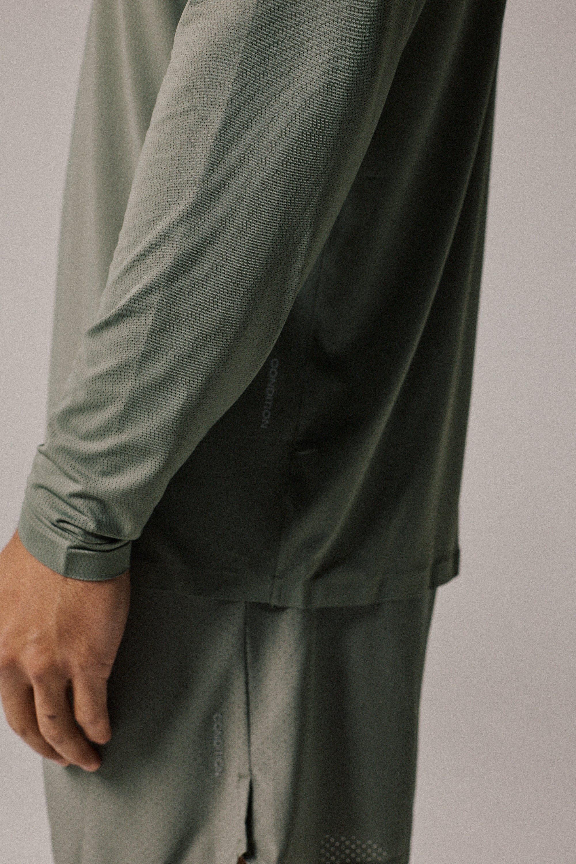 AERO SHORT + LONGSLEEVE T-SHIRT - Image 3