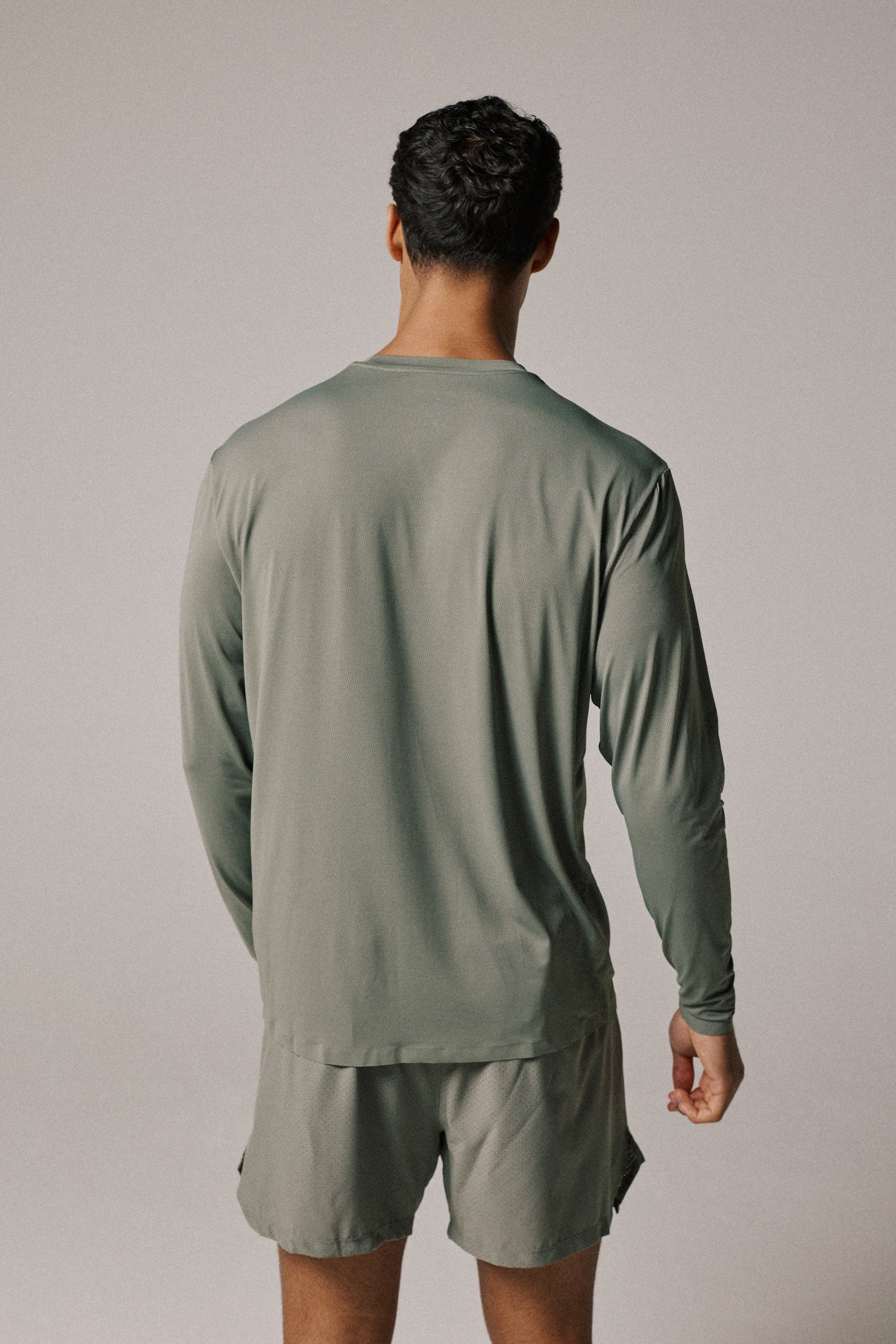 AERO SHORT + LONGSLEEVE T-SHIRT - Image 4