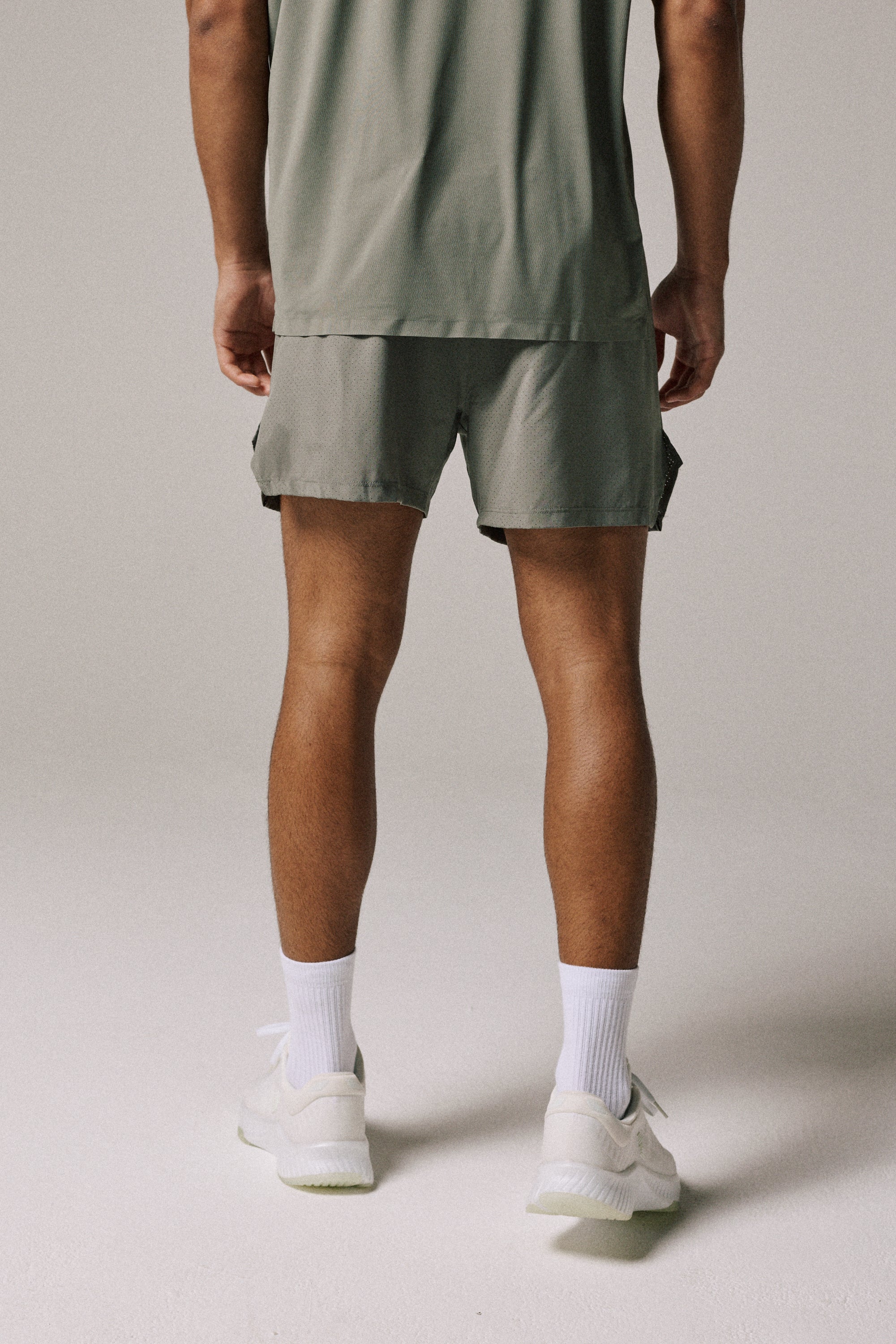 AERO SHORT - Image 3
